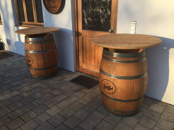 Fasstisch Weinfass als Stehtisch Eichenfass gebraucht, Tischfass Holzfass aufbereitet und mit Naturöl versiegelt